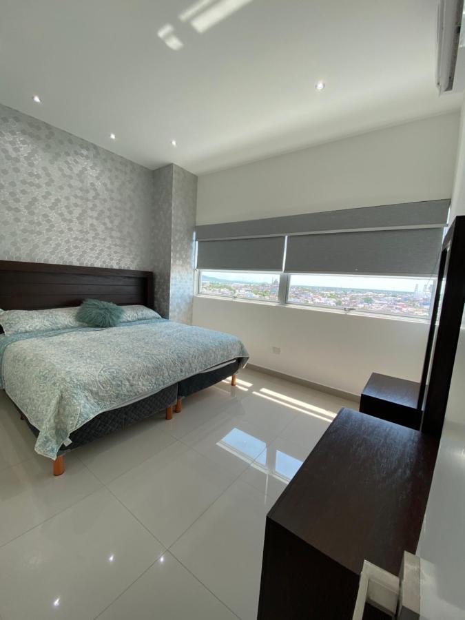 Condominio Torre Eme Frente Al Malecon Vista A La Ciudad Con Alberca Y Algo Al Mar Gimnacio Mazatlán Extérieur photo